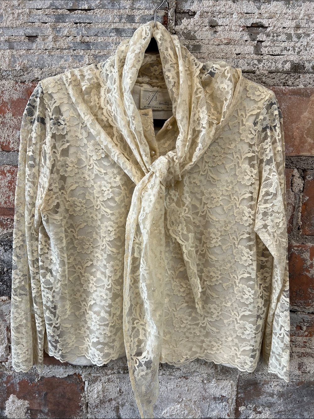 Vintage Lace covered cream pearl button up sweater with lace scarf attached s/m